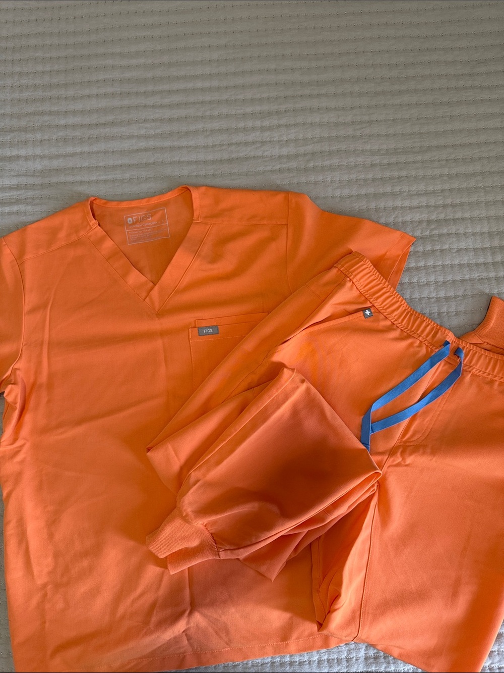 Figs Men’s Orange Scrub Set